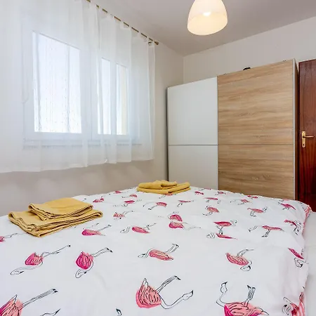 Apartman Idyllisches Mit Meerblick - Haustiere Willkommen Jadranovo