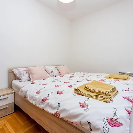 Apartman Idyllisches Mit Meerblick - Haustiere Willkommen Jadranovo