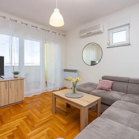 Idyllisches Mit Meerblick - Haustiere Willkommen Apartman Jadranovo