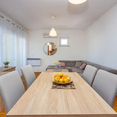 Idyllisches Mit Meerblick - Haustiere Willkommen Apartment Jadranovo